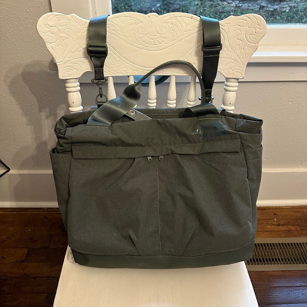 The North Face Never Stop Tote (dark green/thyme Heather color)